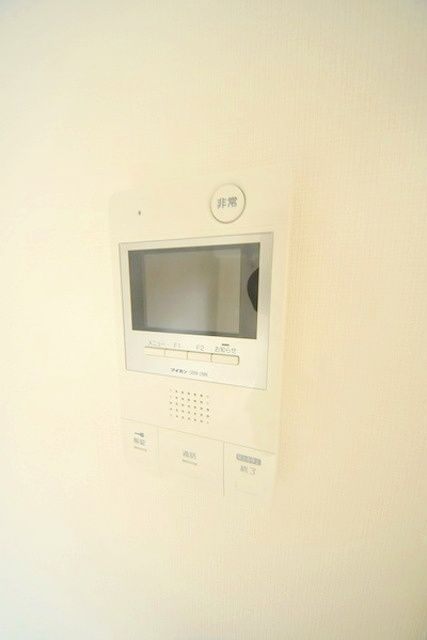 セキュリティ　★安心のモニター付きインターホンです★