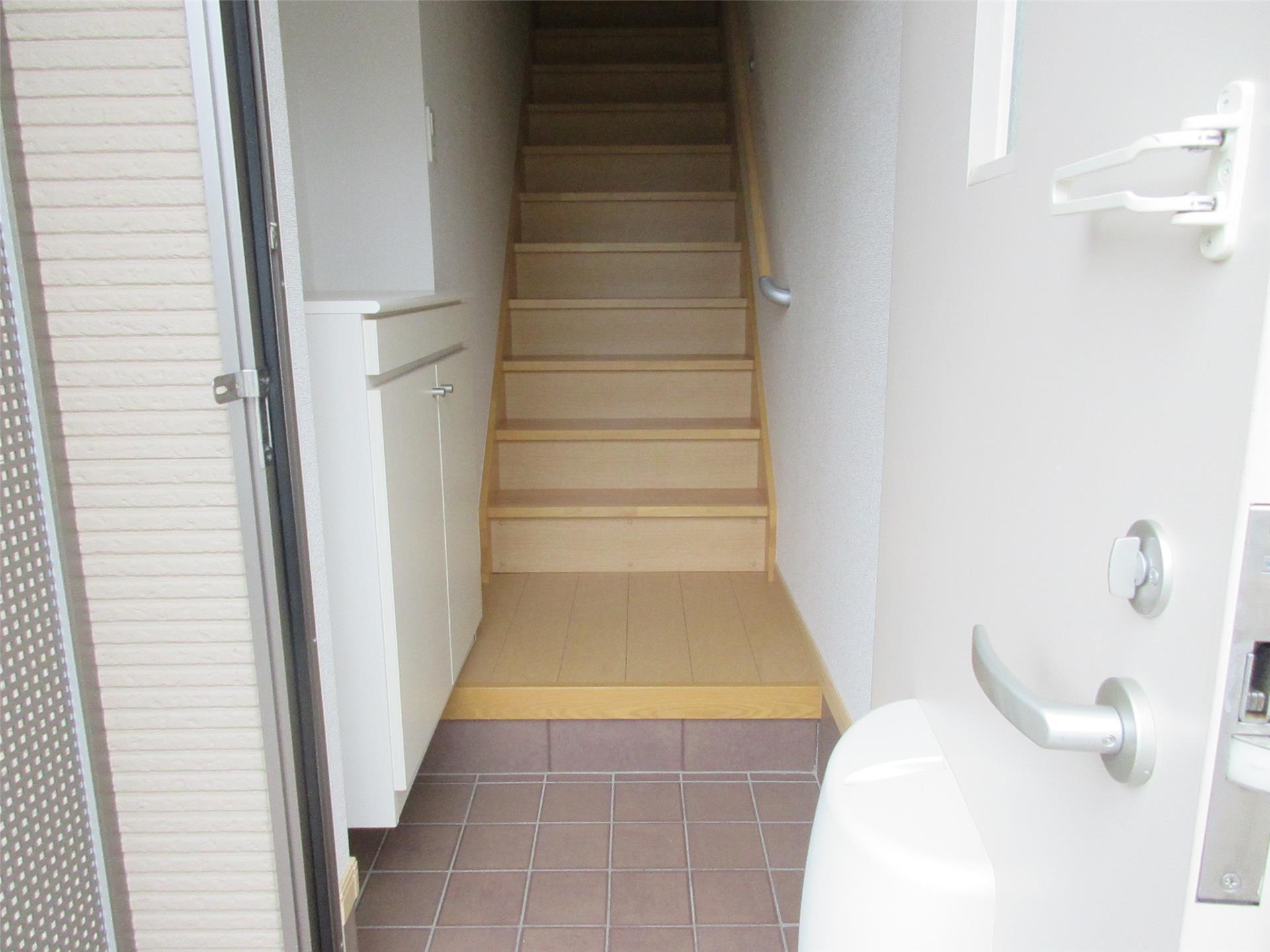 玄関　別部屋写真