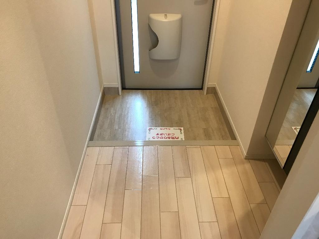 ＪＲ山陽本線 東尾道駅 徒歩29分 2階建 築8年の玄関写真