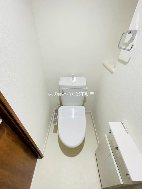 トイレ　※別部屋の画像です。