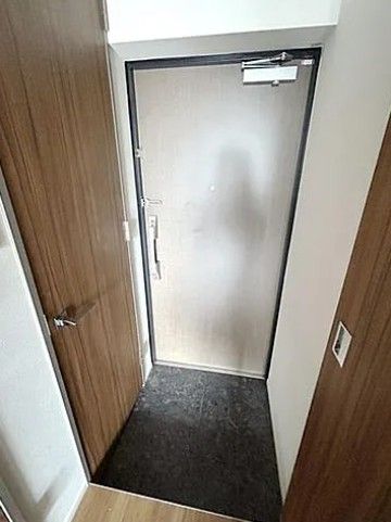 玄関　参考写真：別部屋タイプ