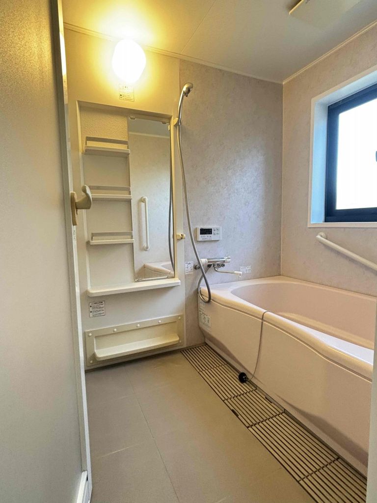 上佐鳥町一般住宅の風呂写真