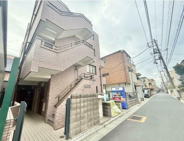 建物外観　ネット無料。ネット無料なら月々実質4000円程度のコストがか