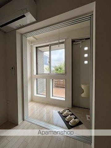 高尾崎 NEW TOWN La・Terre Hの玄関写真