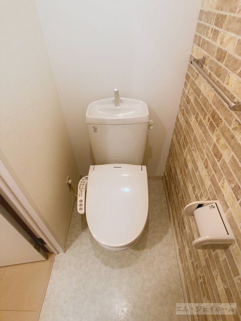 リビングタウン貴生川 A棟のトイレ写真