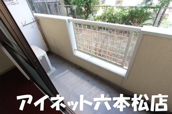 バルコニー　日が当たるバルコニーです