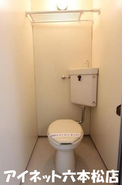 トイレ　清潔感のあるトイレです