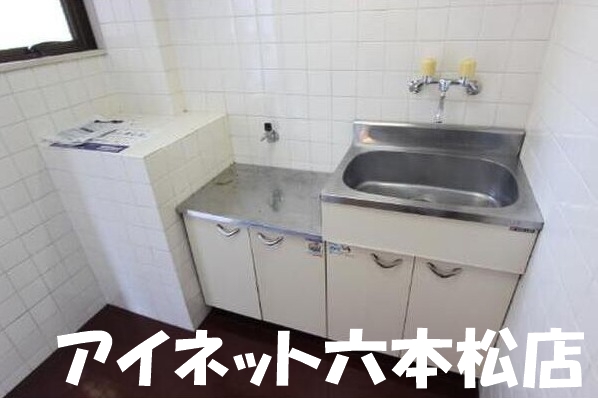 その他　コンロ持ち込みタイプのキッチンです