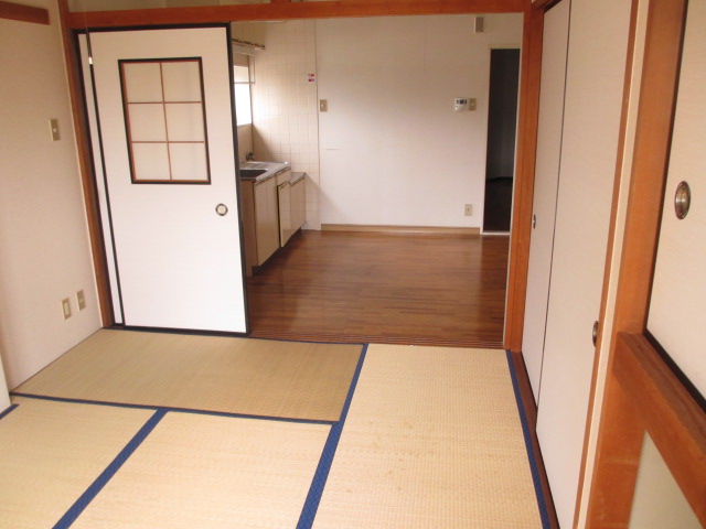 北川ハイツの居間写真