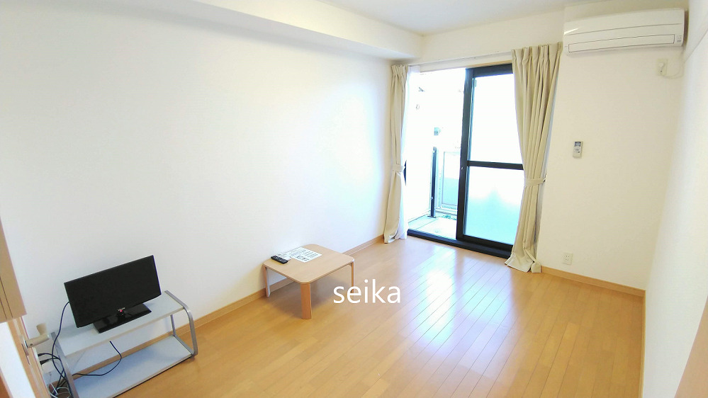 居室・リビング　参考写真　現状優先　2階以上はカーペットになります。