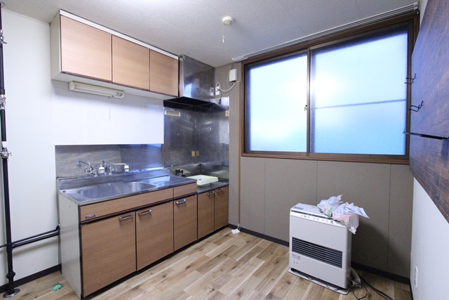【札幌市白石区平和通のアパートのキッチン】
