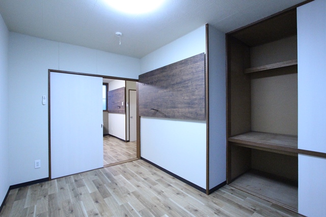 【札幌市白石区平和通のアパートの居室・リビング】