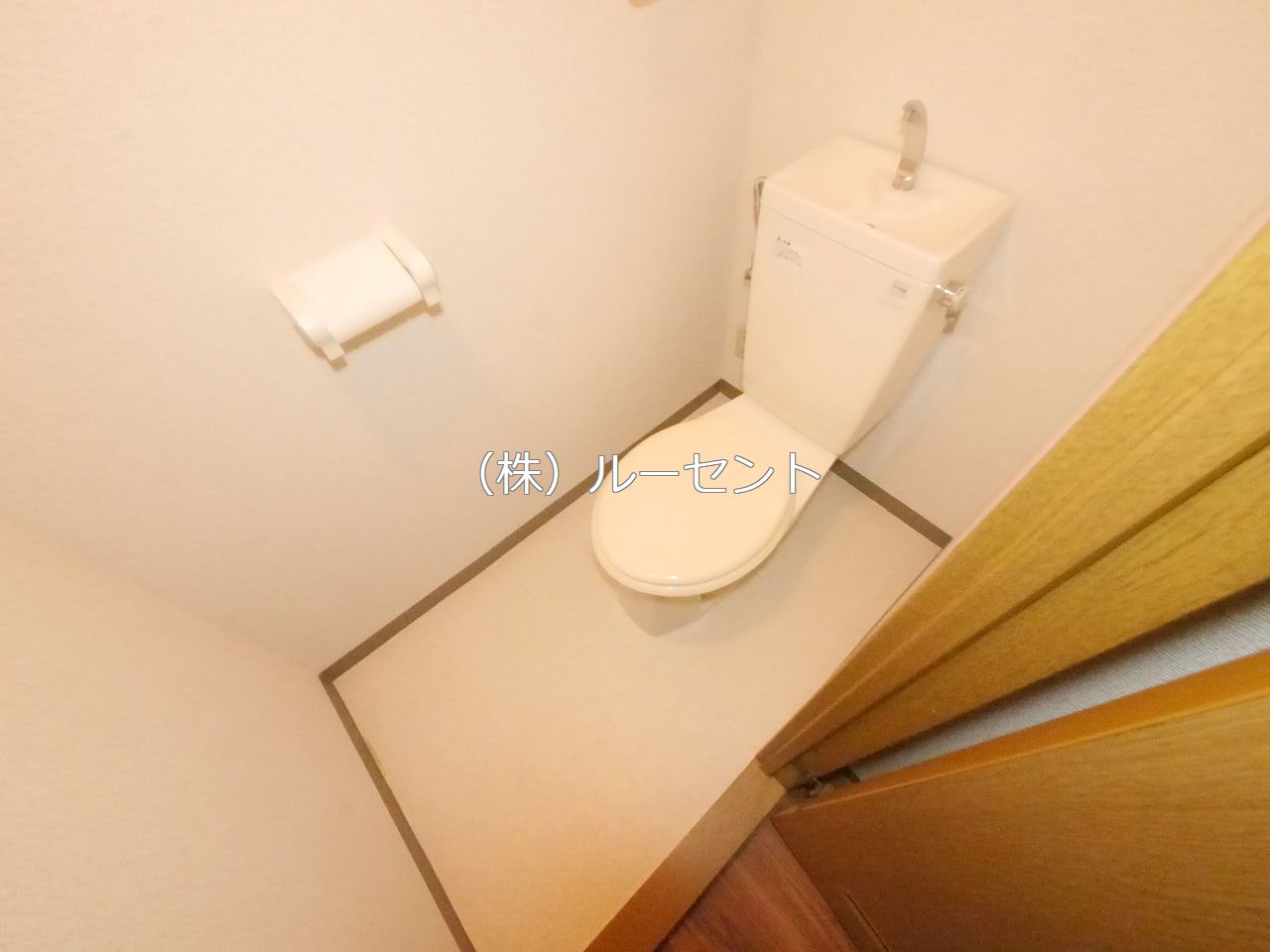 ＪＲ山手線 巣鴨駅 徒歩5分 3階建 築61年のトイレ写真