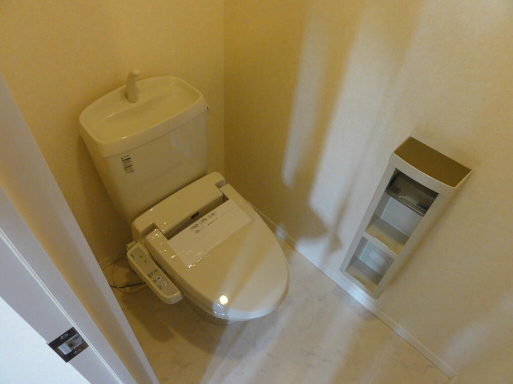 ＪＲ京葉線 舞浜駅 徒歩21分 2階建 築15年のトイレ写真