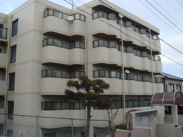 神戸市須磨区白川台のマンションの建物外観