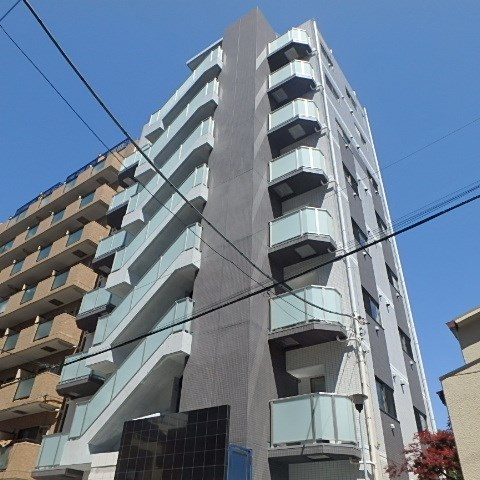 江東区富岡のマンションの建物外観