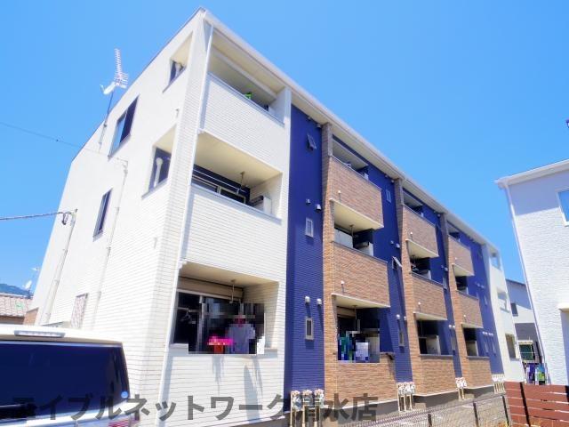 静岡市清水区弥生町のアパートの建物外観