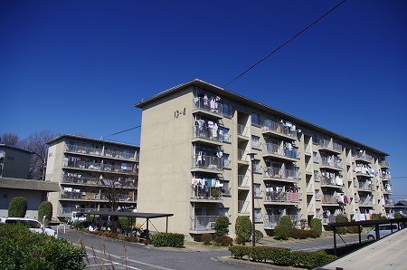 堺市南区庭代台のマンションの建物外観