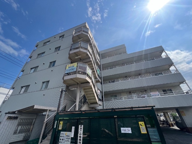 八王子市石川町のマンションの建物外観