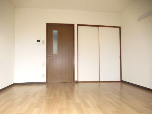 Y&Tマンションの居間写真