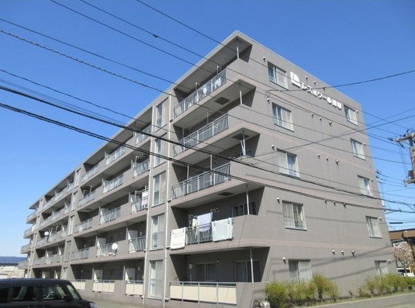 札幌市西区発寒十四条のマンションの建物外観