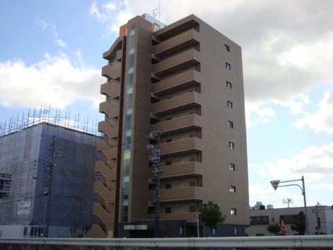 ラヴィール名駅南の建物外観