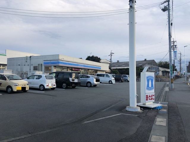 コンビニ　ローソン（コンビニ）まで430m