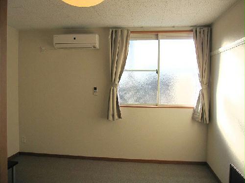 居室・リビング　日当たりの良い室内です。