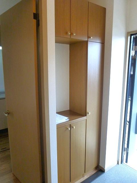 玄関　画像は101（同タイプ）