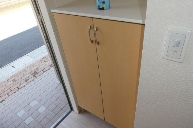 玄関　シューズボックス