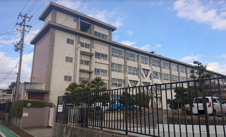 小学校　一宮市立千秋東小学校（小学校）まで760m