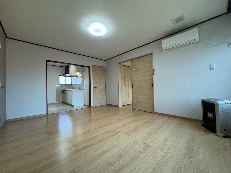 居室・リビング　広くてキレイなお部屋が広がっていて、充実した生活が送れそう。