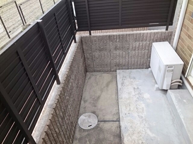 バルコニー　テラス