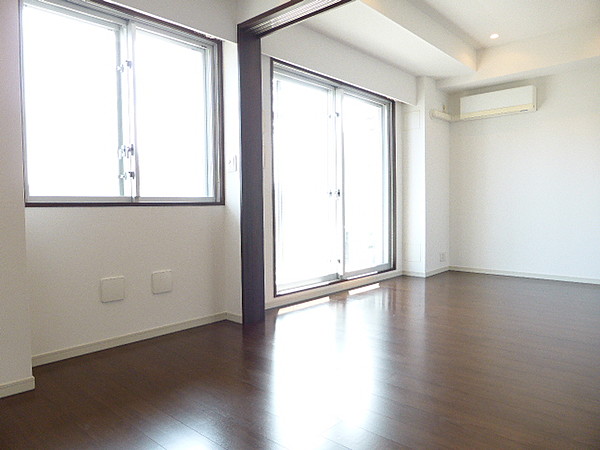 居室・リビング　※別部屋の参考写真です。