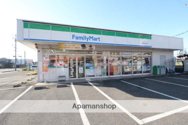 コンビニ　ファミリーマート（コンビニ）まで358m
