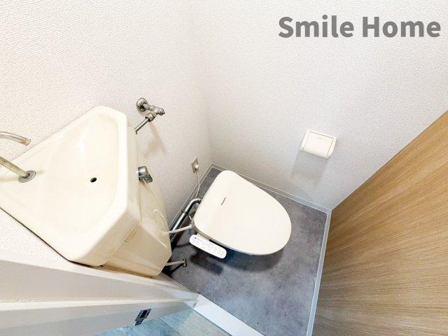 トイレ　清潔感があるトイレです。入るとホッとする、そんな空間。