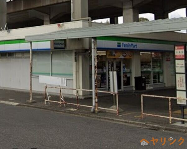 コンビニ　ファミリーマート日進駅店（コンビニ）まで558m