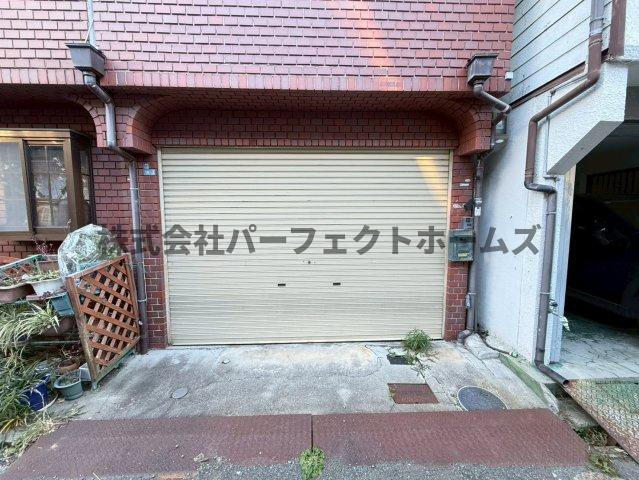 駐車場　車をお持ちの方に嬉しい駐車場付きの物件です