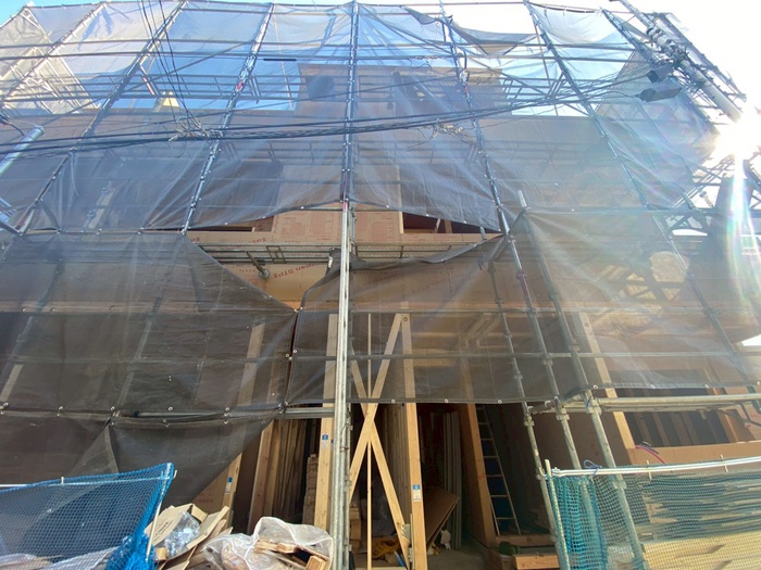 建物外観　建築中