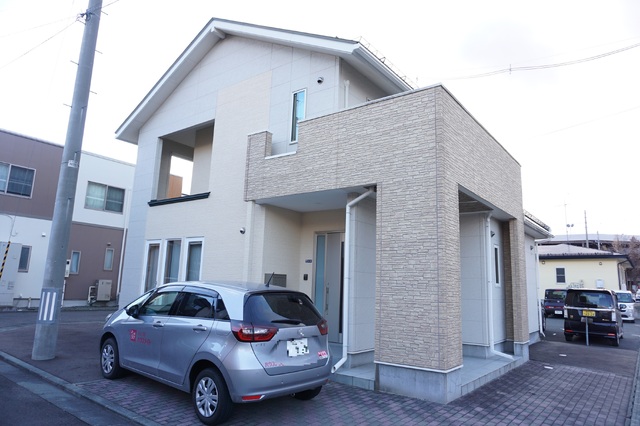 建物外観　２０２４年１２月撮影