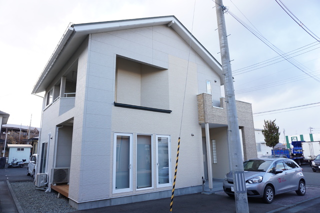 建物外観　２０２４年１２月撮影