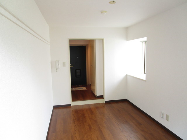 居室・リビング　別号室の参考写真です