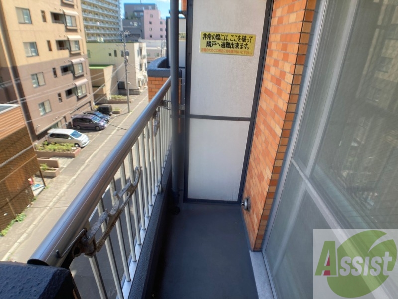 バルコニー　バルコニーです。洗濯物を干したり一息ついたりできますね！