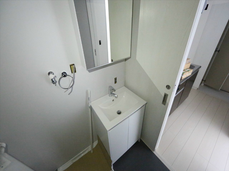 洗面設備　脱衣所　独立洗面台（シャンプードレッサー）洗濯機用意できます