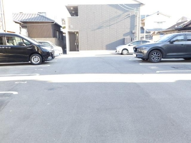 駐車場　駐車場