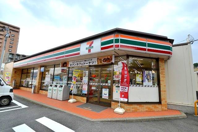 コンビニ　セブンイレブン広島大原駅前店（コンビニ）まで318m