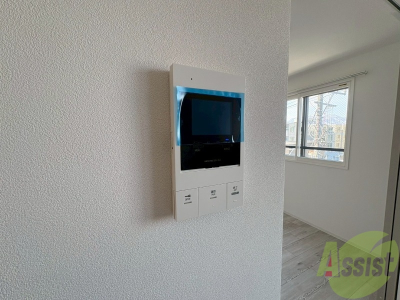 セキュリティ　ＴＶモニター付インターホンです。来客者の顔が見えるので安心！