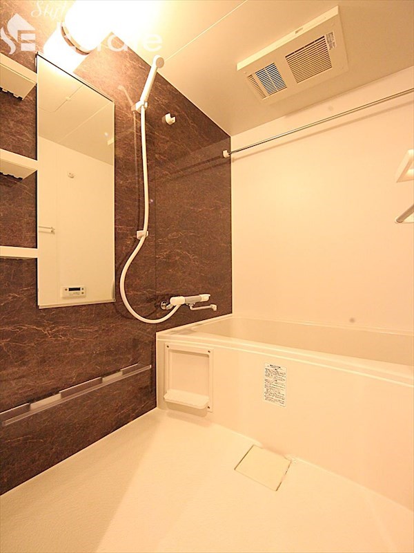バス・シャワールーム　バスルーム