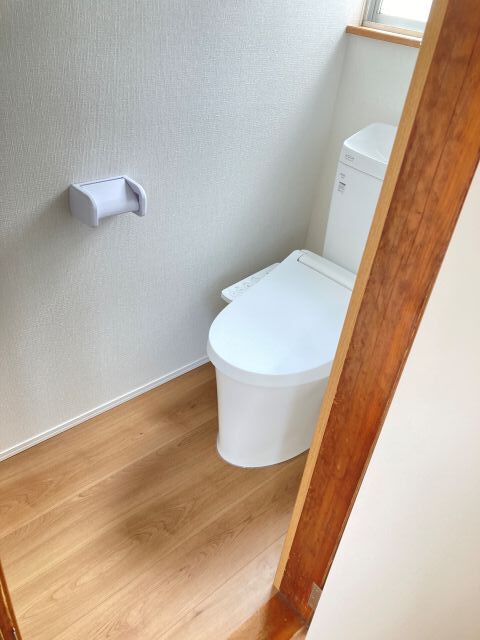 トイレ　新品　温水洗浄便座