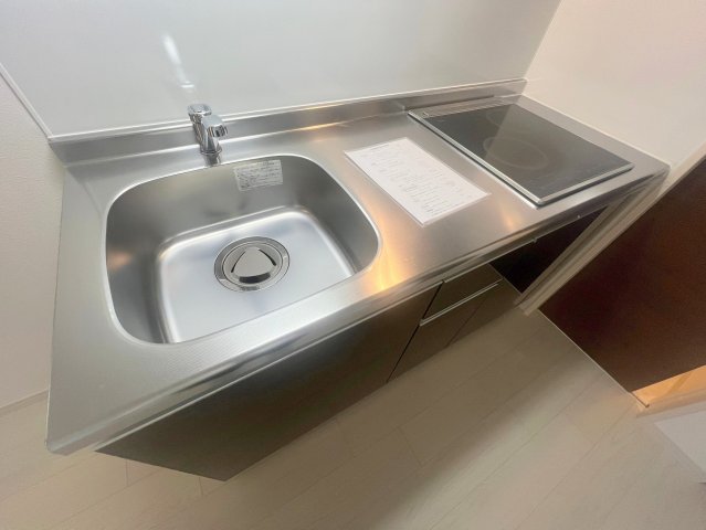 キッチン　オシャレなシステムキッチン。お料理好きには嬉しいですね。